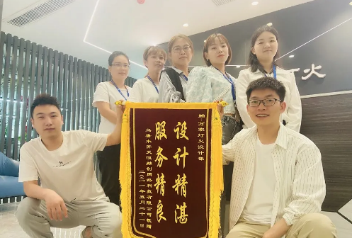 以服務(wù)為己任，以滿意為準(zhǔn)則——萬家燈火好評如潮！